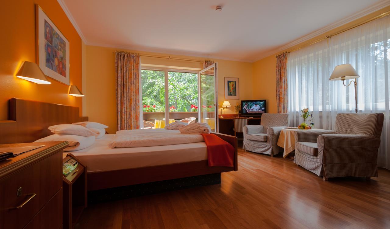 Art-Hotel Am Park Badenweiler Buitenkant foto